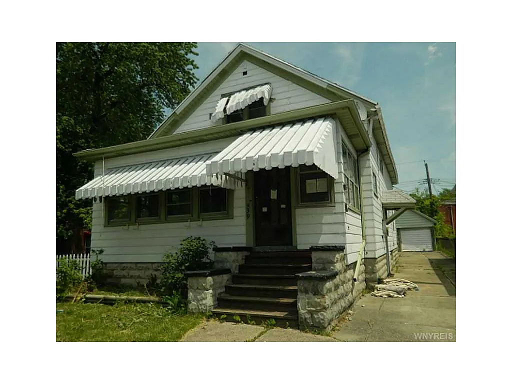 39 Grandview Ave photo 1