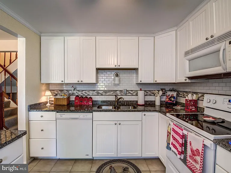 12390 Boncrest Dr — Photo 8