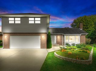 1030 Aspen Ct, Lake Zurich, IL 60047