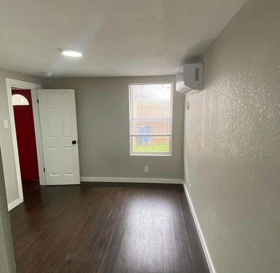 235 Gabriel — Photo 1