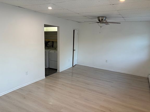 5th image of 159 Cross Keys Rd APT E