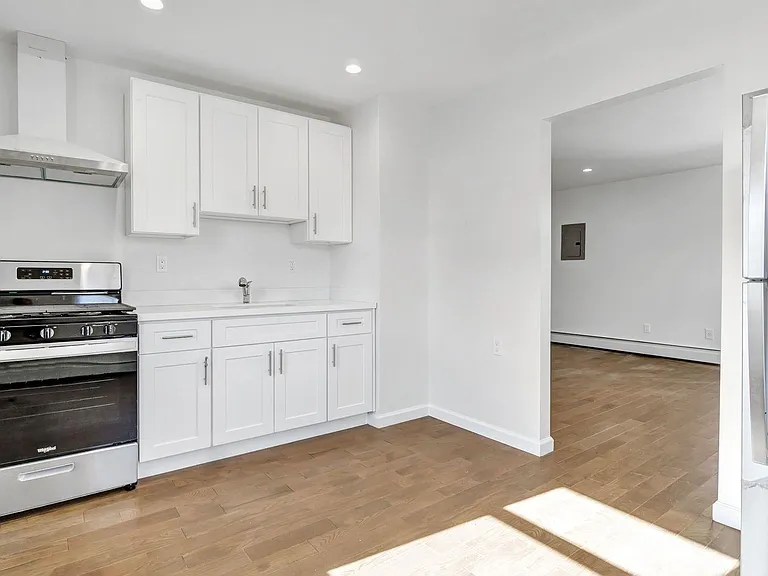 34 N Maryland Ave #36 — Photo 7
