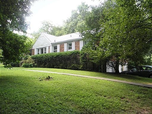 3rd image of 1913 Lombardy Ave