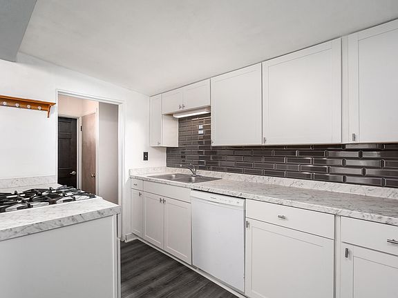 3rd image of 2431 E Dale St