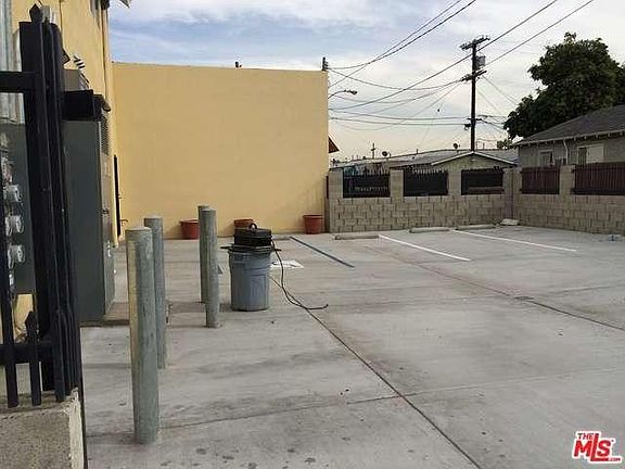 4th image of 2322 W Slauson Ave