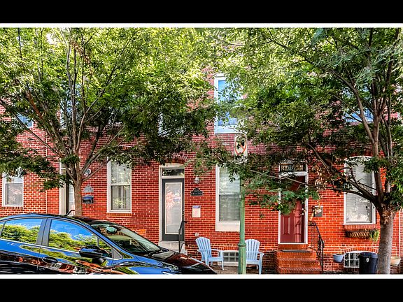 2nd image of 1025 S Bouldin St