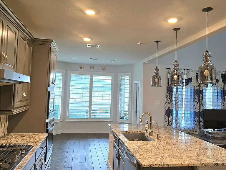 4835 Evergreen Hills Dr — Photo 10