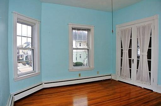 4th image of 42 Belmont St