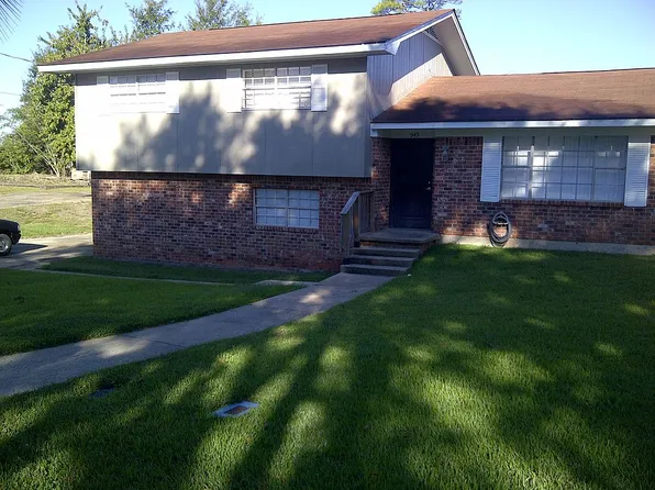 945 N Shore Dr, Biloxi, MS 39532