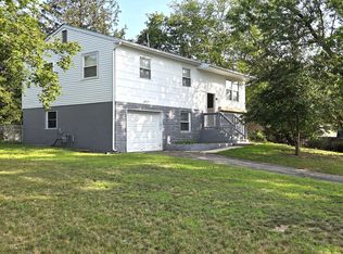26 Forest Valley Dr, Toms River, NJ 08755
