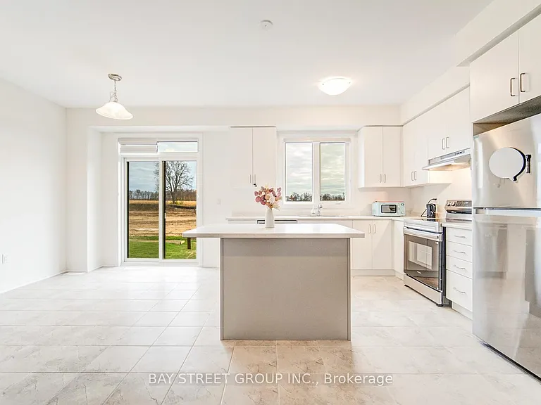 149 Wilmot Rd N — Photo 10