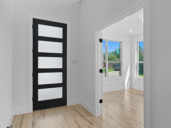 3rd image of 3003 Oak Bourne Dr