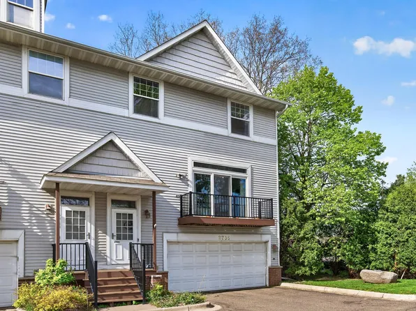 2735 Century Ct, White Bear Lake, MN 55110