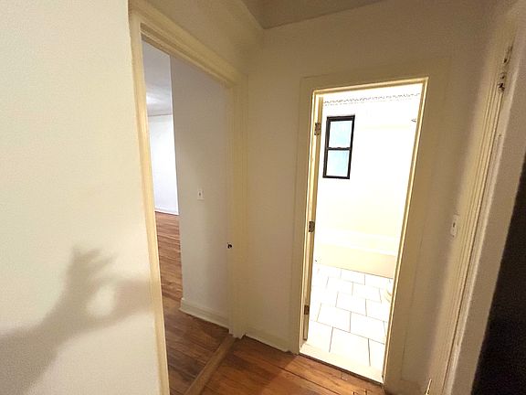5th image of 4739 40th St APT 1H