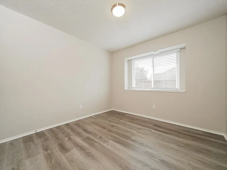 1705 Green Terrace Dr — Photo 16