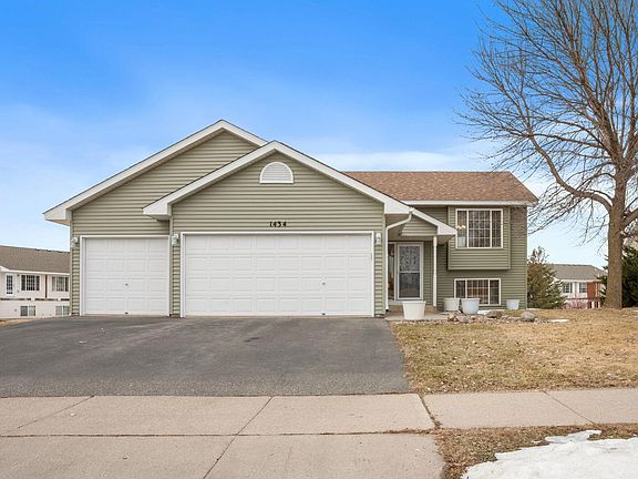 2nd image of 1434 Sparrow Rd