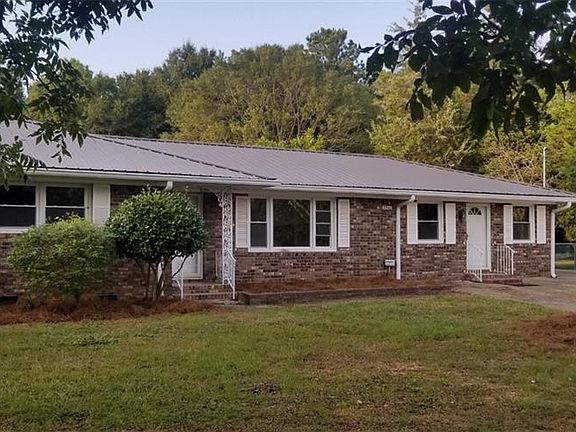 2nd image of 3940 Wexford Dr