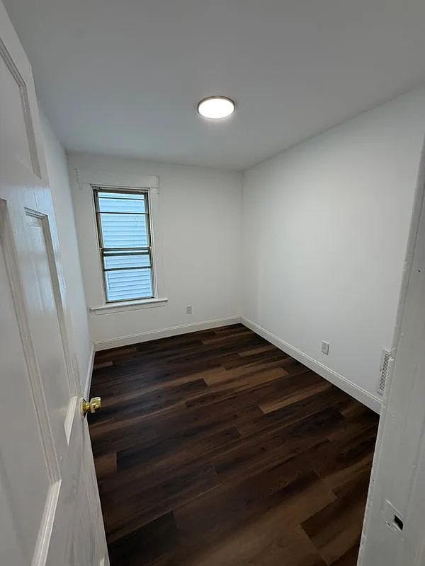 3 bed, 1.0 bath, 1188 sqft, $1,550 — Photo 2