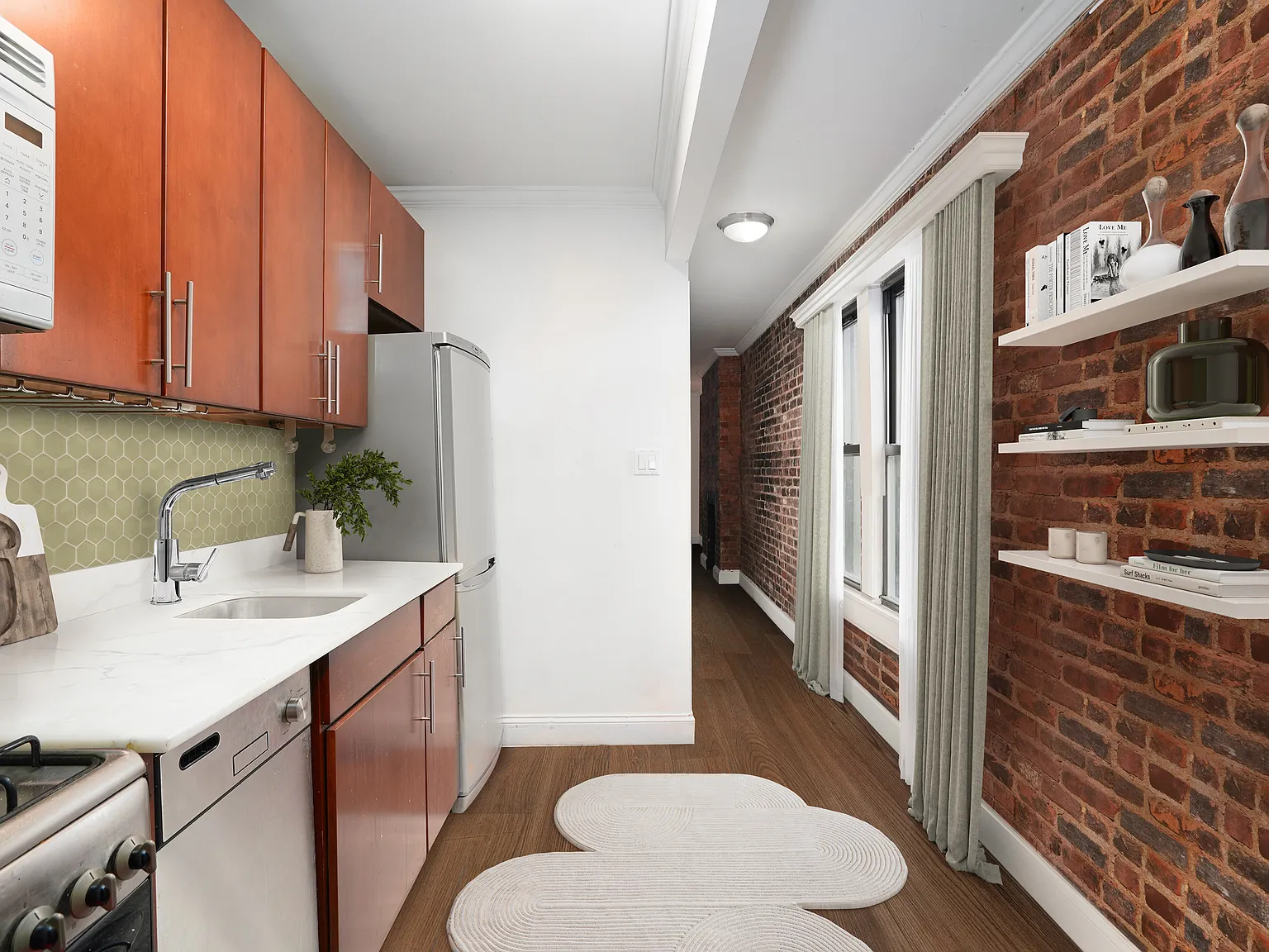 518 East 13th Street — Photo 2