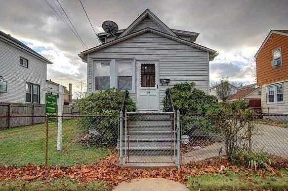 1st image of 84 Cherry Ln