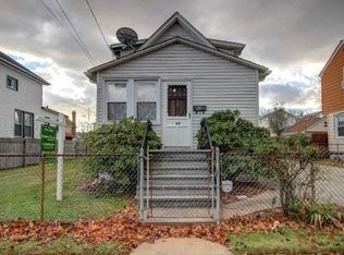 84 Cherry Ln, Floral Park, NY 11001