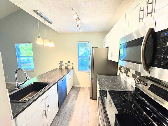3rd image of 45915 Cheam Ave #16