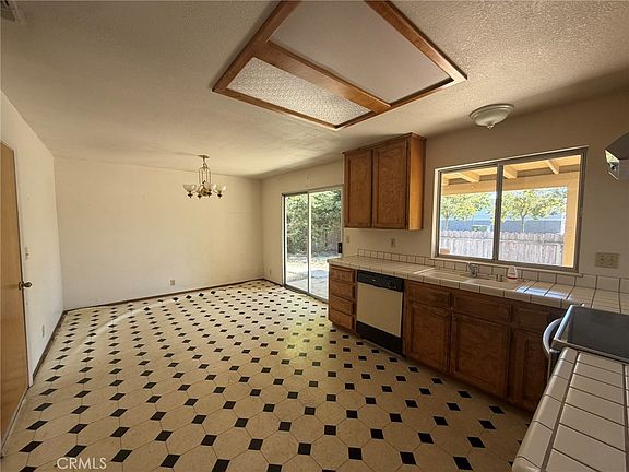 5th image of 17 Betsey Way