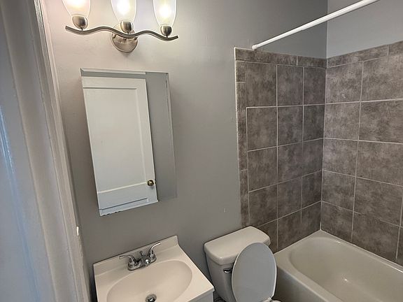 4th image of 3625 Chapel Dr