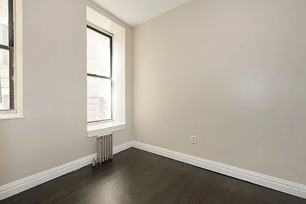 Rented by Perry Associates NYC Inc | media 22