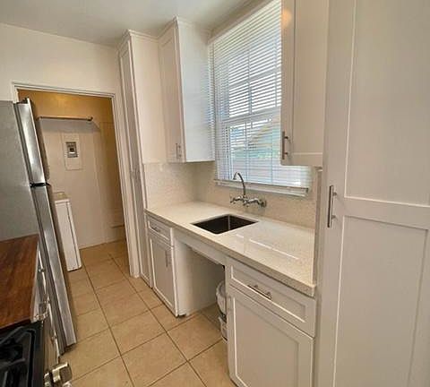 2nd image of 4329 Bancroft St