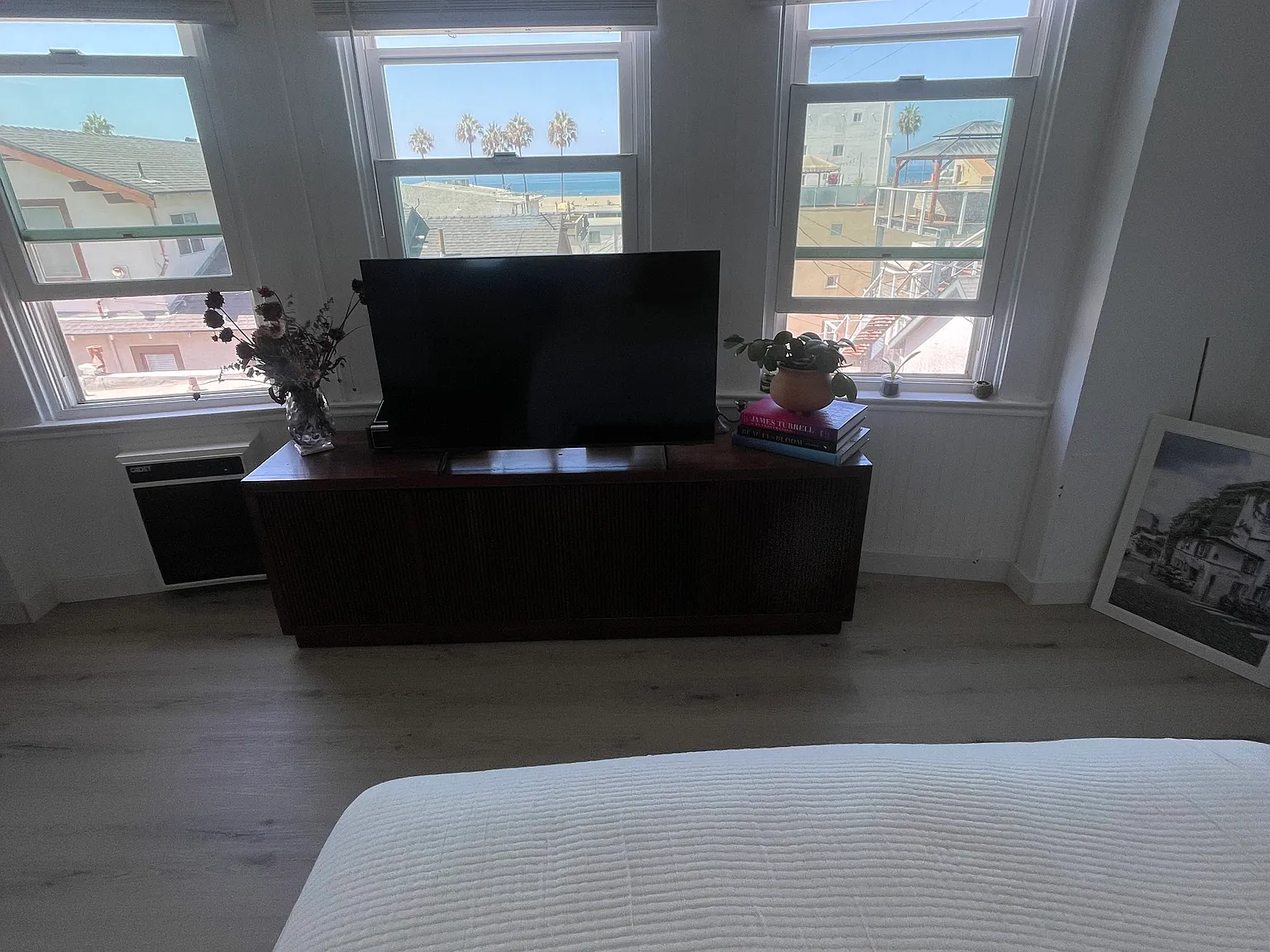 Studio, 400 sqft, $1,995 — Photo 3