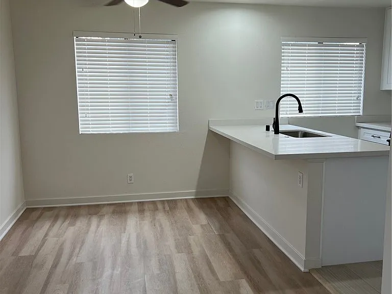 235 W 4th St — Photo 23