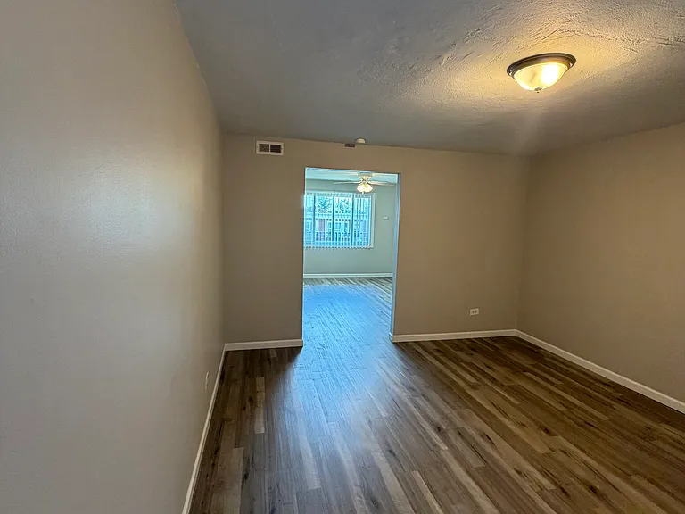 10700 S Roberts Rd #1 — Photo 6