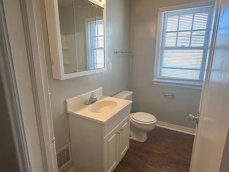 1520 W Jackson St — Photo 10