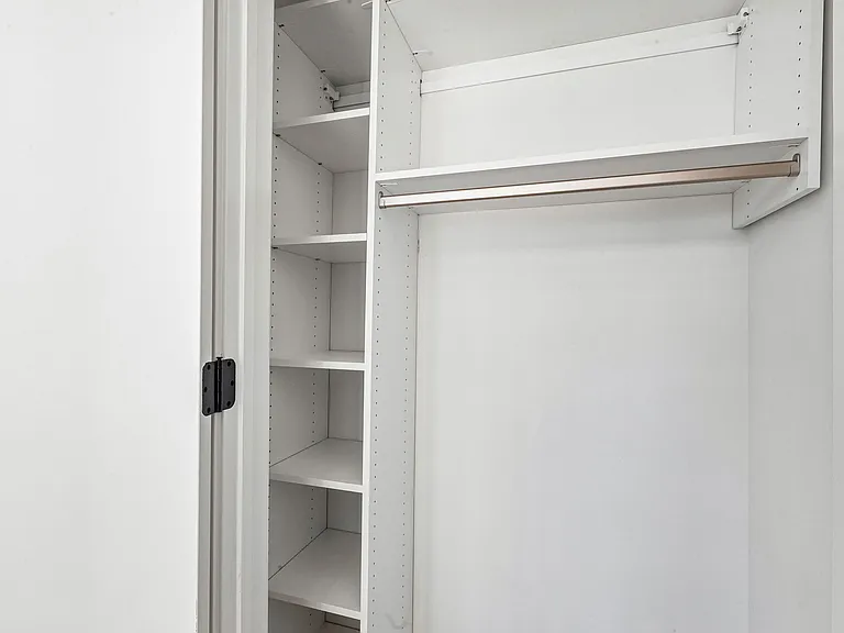 1100-15 W Grand Ave #318 — Photo 18