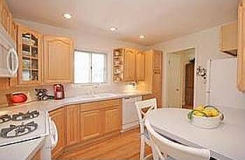 5th image of 1378 Ferndale Ave