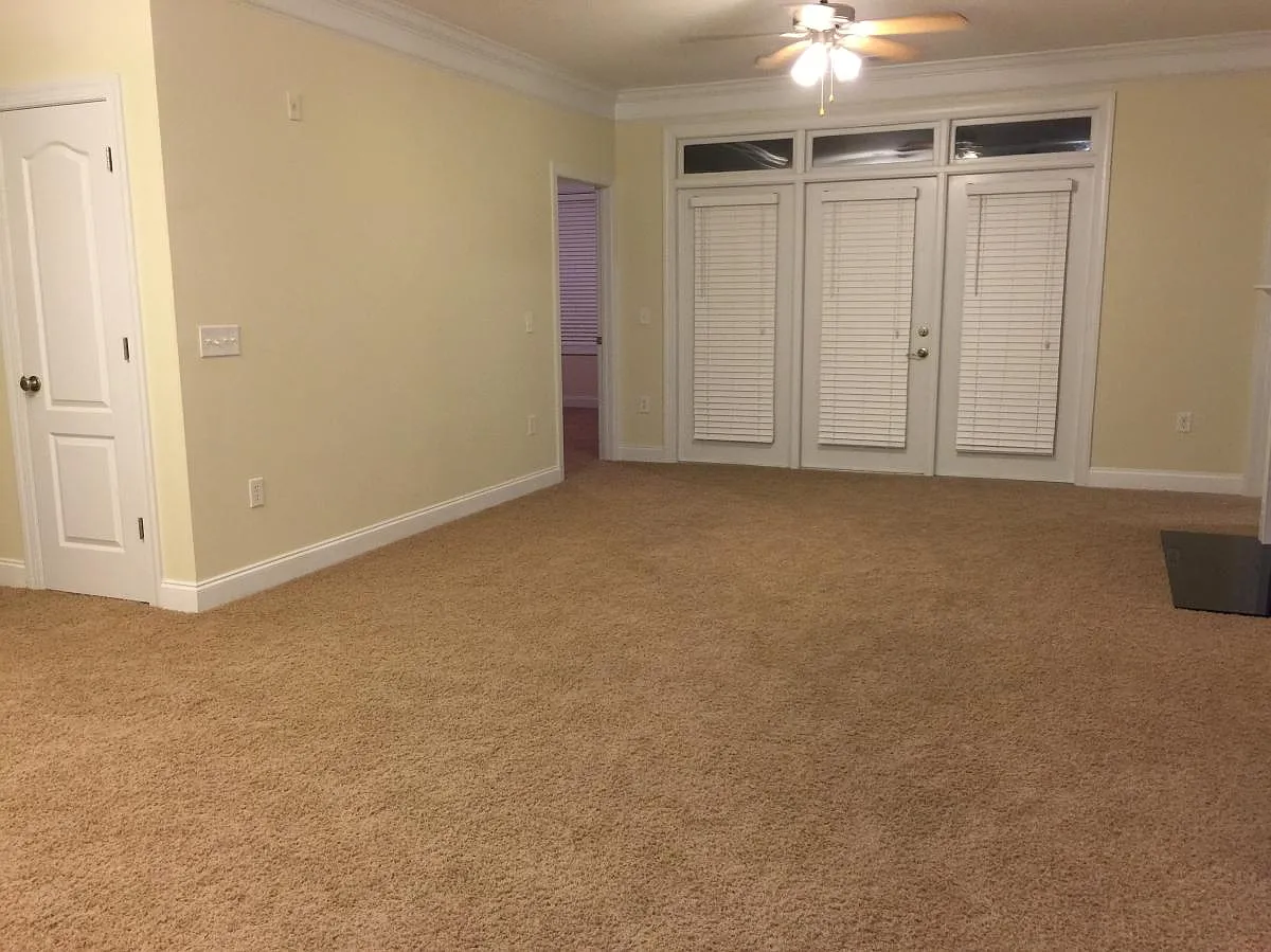 1401 Coopershill Drive — Photo 2