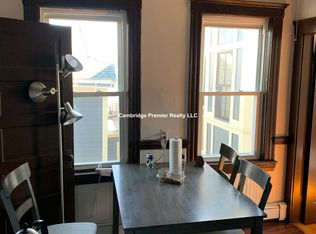 122 Columbia St #3, Cambridge, MA 02139
