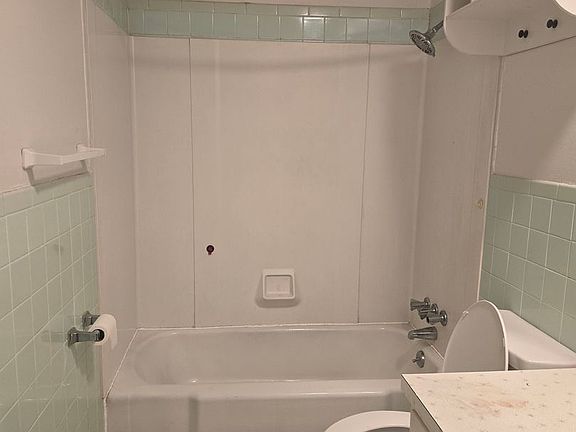 4th image of 1206 W 9th St #208