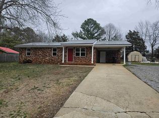 400 Oak Hills Dr, Russellville, AL 35653