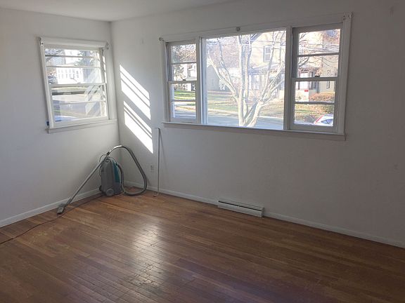 3rd image of 46 S Lawn Ave