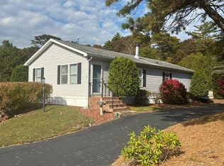 35 Headlands Dr, Plymouth, MA 02360