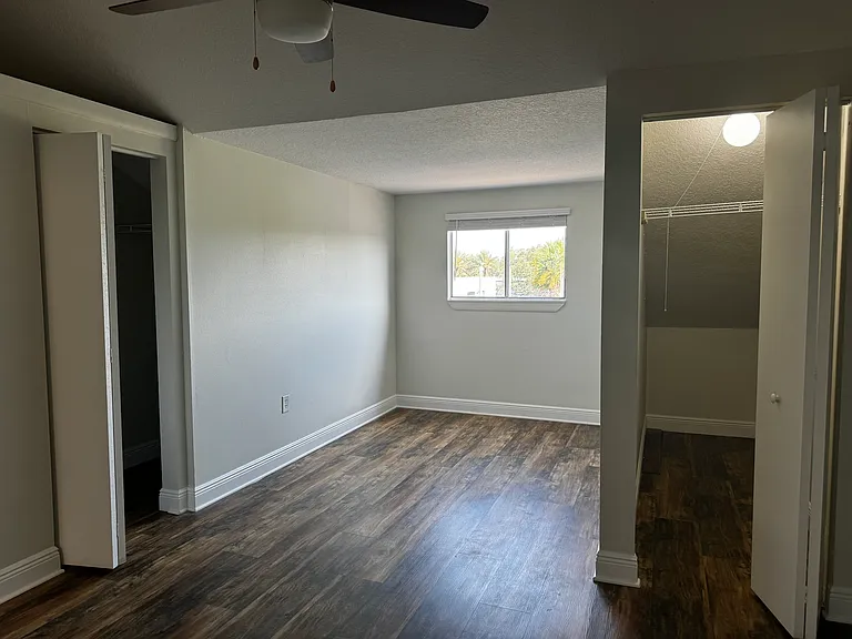 Cocoa Village Flats — Photo 6