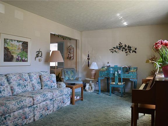 2nd image of 4394 Larkdale Dr