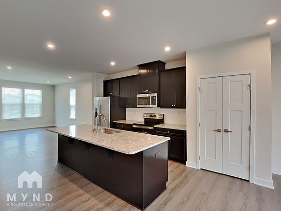 3rd image of 2203 Doby Creek Ln
