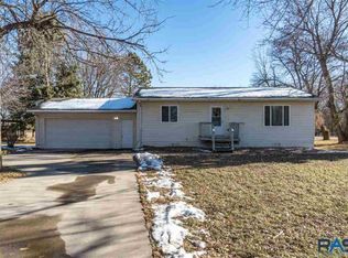 1700 N Wedgewood Rd, Sioux Falls, SD 57107