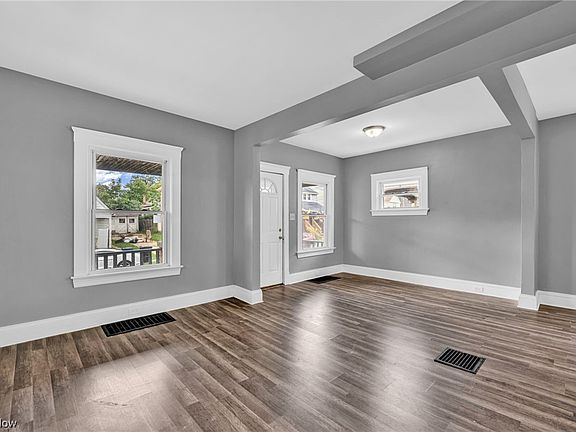 4th image of 3108 Cypress Ave