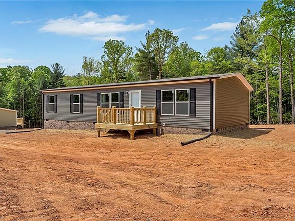 3rd image of 555 Breeze Hill Rd