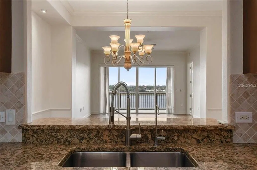 2 bed, 2.0 bath, 1824 sqft, $3,200 — Photo 3