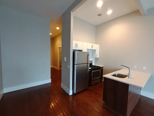 Rented by City Vista Inc | media 2